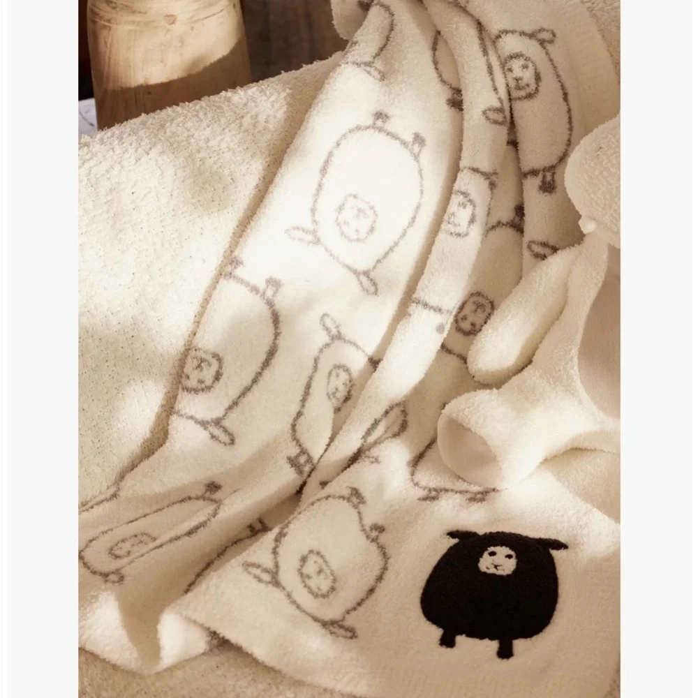 NWT Barefoot Dreams CozyChic black sheep stroller blanket- 30 x 40